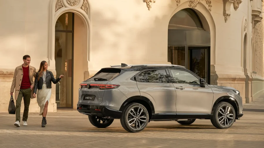 de honda hr-v in de kleur urban grey pearl